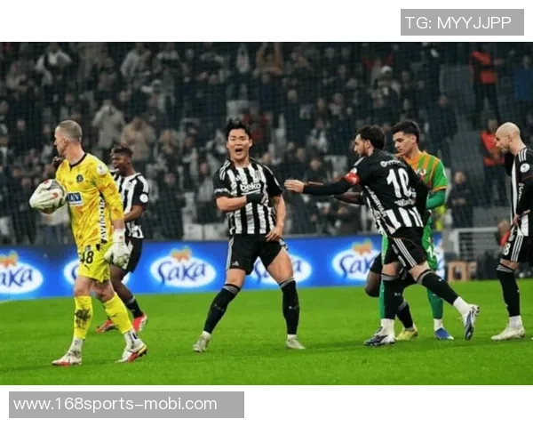 韩国队再下一城吴贤揆反越位单刀破门助力球队领先巴拉圭2-0