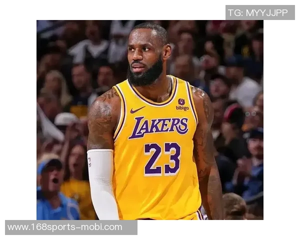 拉拉维亚称赞詹姆斯无私助攻八村塁得分展现团队精神 拉拉维亚称赞詹姆斯无私助攻八村塁得分展现团队精神