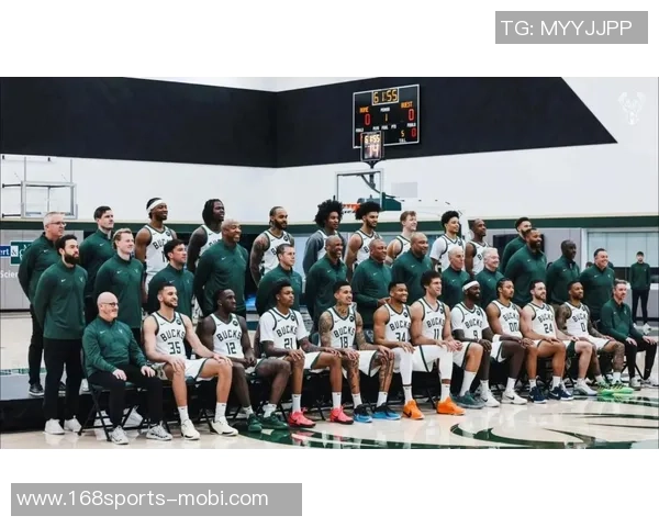 考辛斯称雄鹿季后赛缺乏第二选择特雷杨与字母哥组合将势不可挡